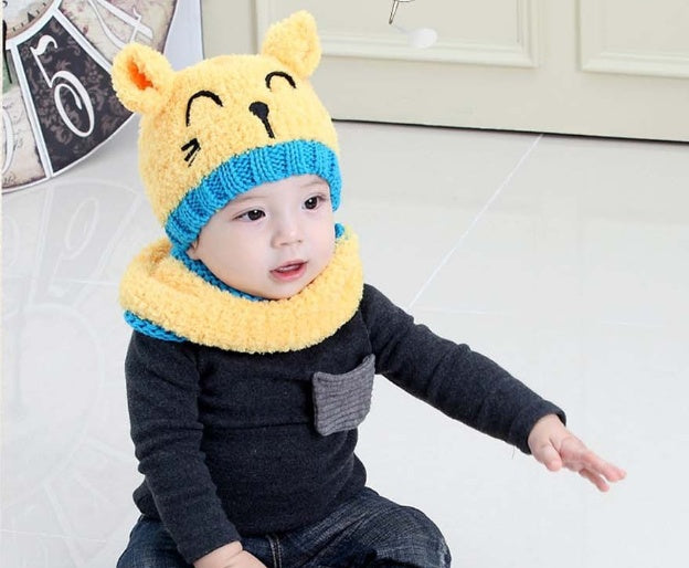 Baby knitted Bear Hat & Scarf Suit