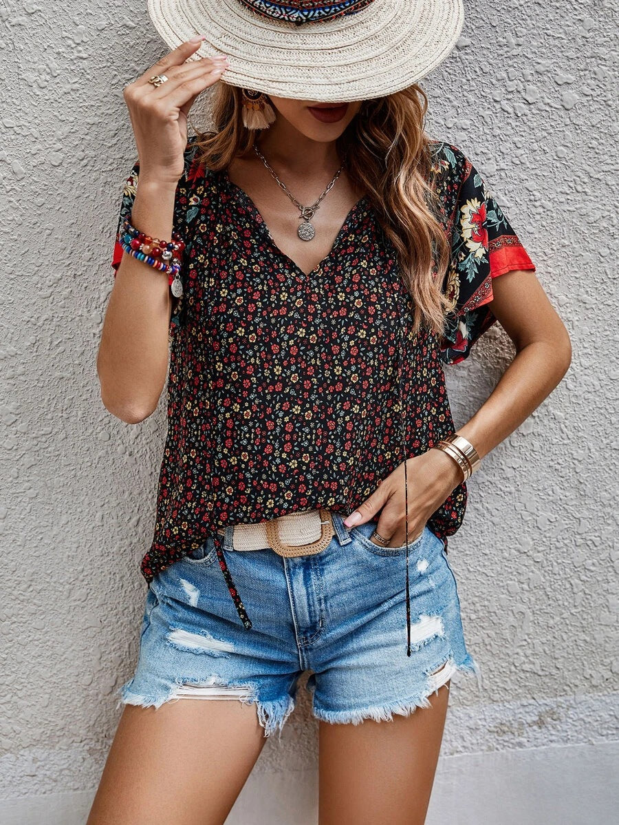 Printed V-neck Short-sleeved Loose T-Shirt