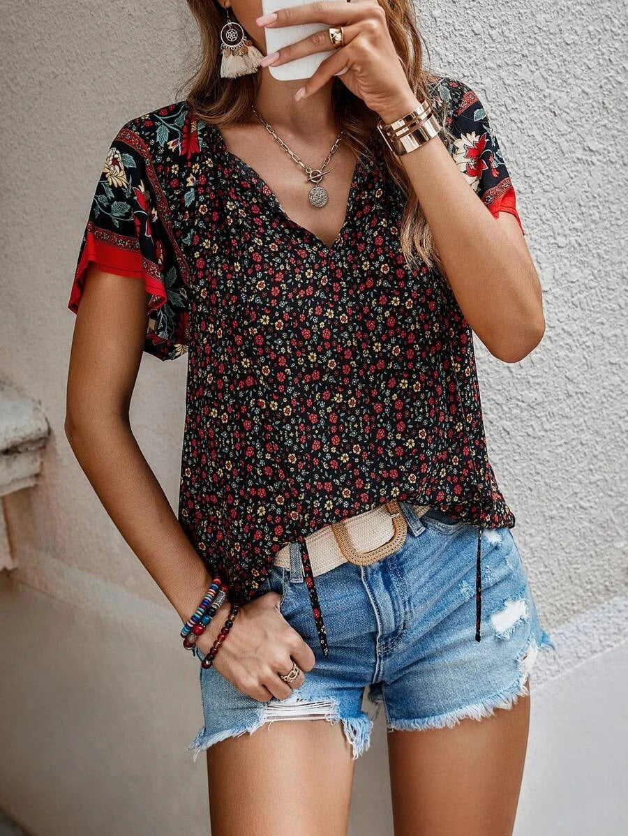 Printed V-neck Short-sleeved Loose T-Shirt