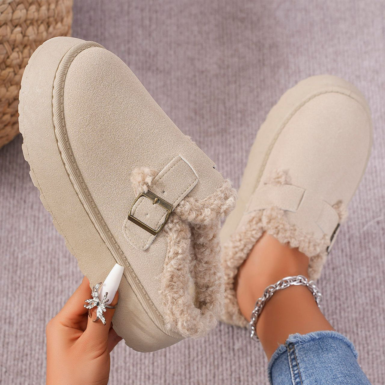 Thick-soled Plush Buckle Cotton Slippers