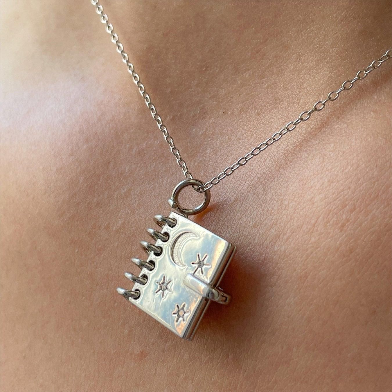 Openable Love Book-shaped Necklace With Stars Moon And Letters Engraved For Valentine's Day Gift